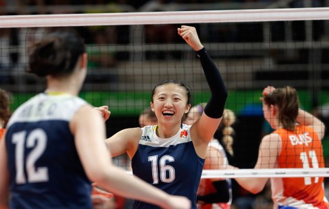 爱游戏体育-全锦赛最新形势：波士顿凯尔特人高居榜首，丹佛掘金强势追赶，冠军归属成迷